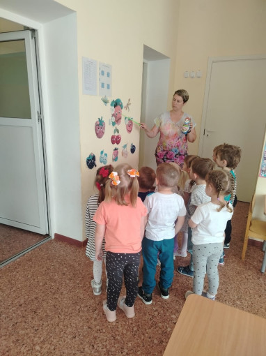 Занятие в средней группе "Ромашка" Занятие в средней группе "Ромашка".